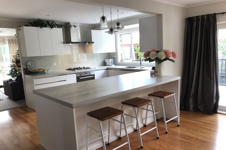 Photo of property in 95 Konini Road, Titirangi, Auckland, 0604