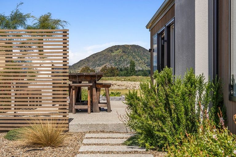 Photo of property in 9 Mcdonald Street, Wanaka, 9305