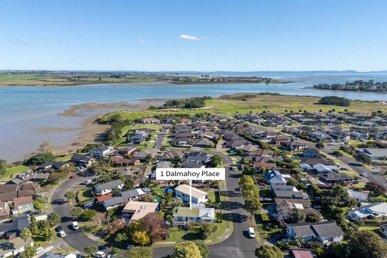 Photo of property in 1 Dalmahoy Place, Wattle Downs, Auckland, 2103