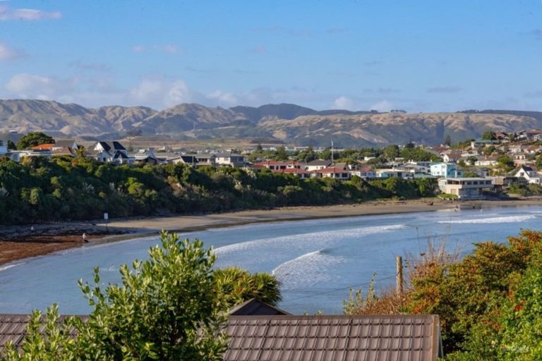 Photo of property in 2/3 Vella Street, Titahi Bay, Porirua, 5022