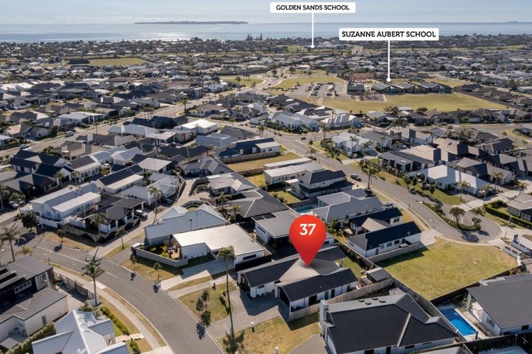 Photo of property in 37 Colpoma Close, Papamoa Beach, Papamoa, 3118