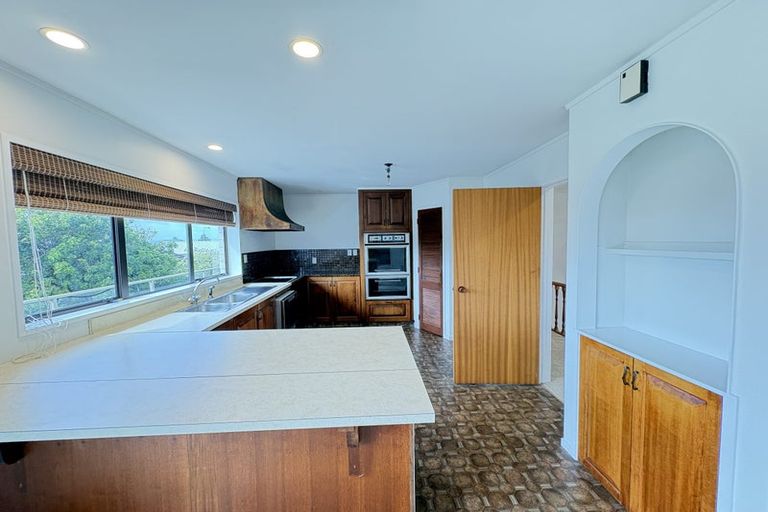 Photo of property in 2/90 Royal View Road, Te Atatu South, Auckland, 0610