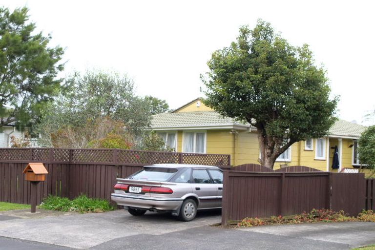 Photo of property in 15 Judkins Crescent, Cockle Bay, Auckland, 2014