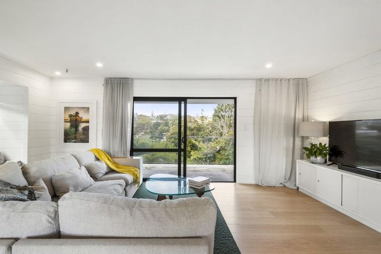 Photo of property in 2/42 Glamorgan Drive, Torbay, Auckland, 0630