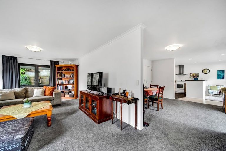 Photo of property in 7 Waterloo Place, Westown, New Plymouth, 4310