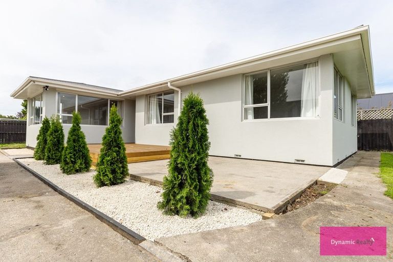 Photo of property in 15 Royal Park Drive, Parklands, Christchurch, 8083