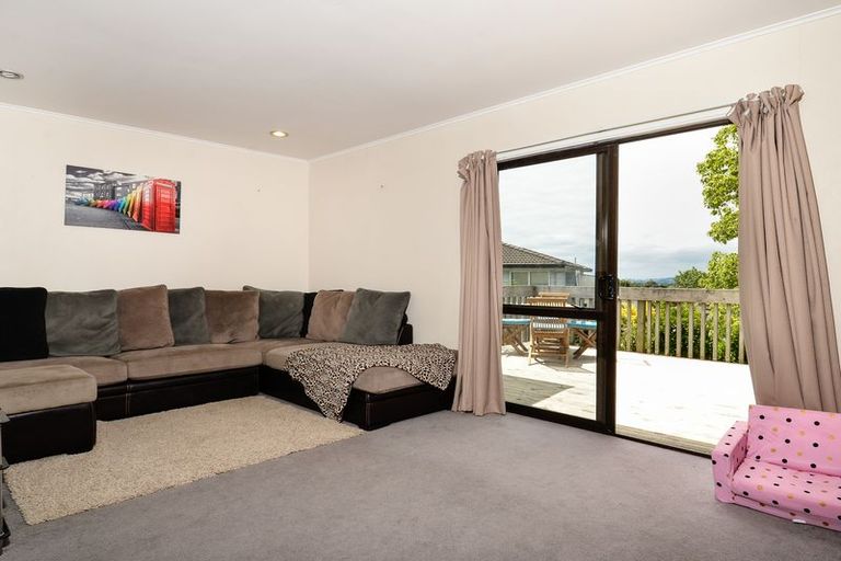 Photo of property in 49 Triangle Road, Massey, Auckland, 0614