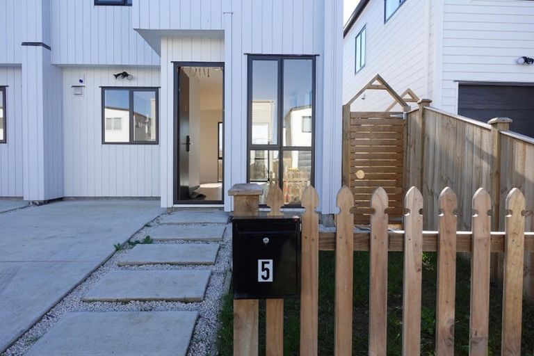 Photo of property in 5 Tumu Road, Papakura, 2110