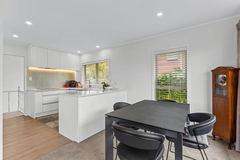 Photo of property in 2/11 Belmont Terrace, Milford, Auckland, 0620