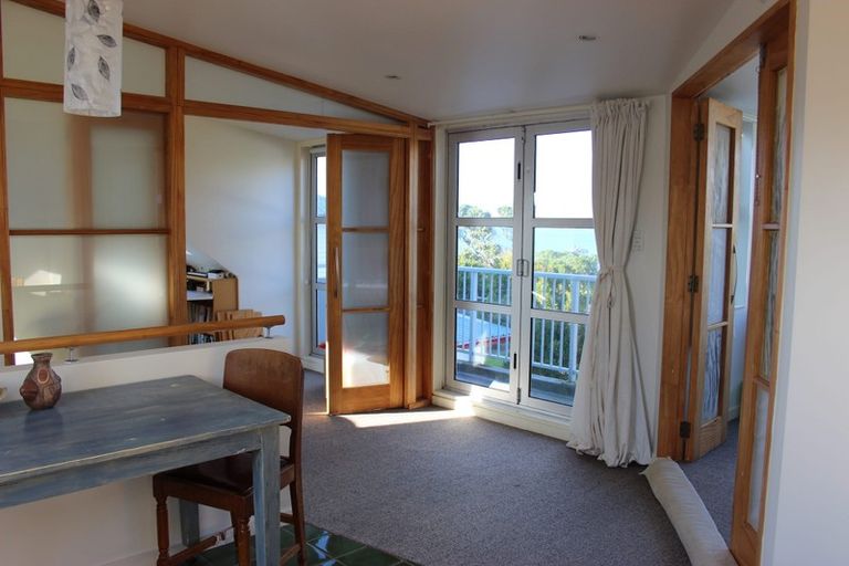 Photo of property in 19 Milne Terrace, Island Bay, Wellington, 6023