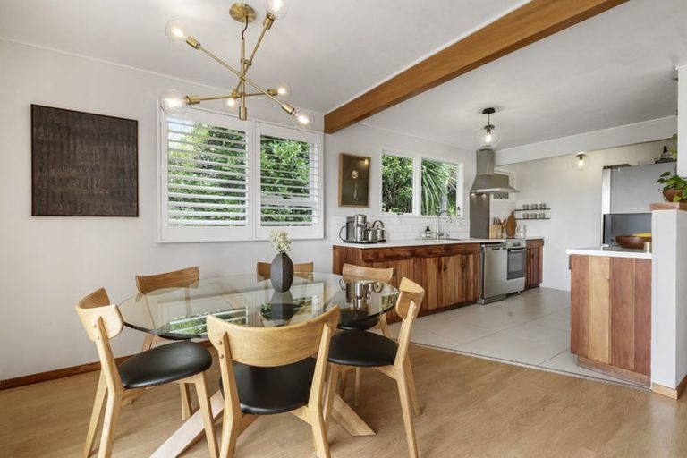 Photo of property in 2/35a Rangatira Road, Beach Haven, Auckland, 0626