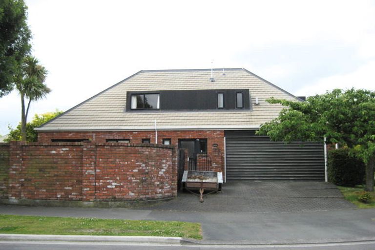 Photo of property in 22 Cricklewood Place, Avonhead, Christchurch, 8042