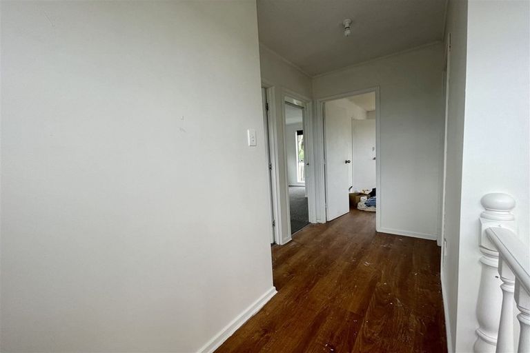 Photo of property in 18 Pankhurst Place, Sunnyvale, Auckland, 0612