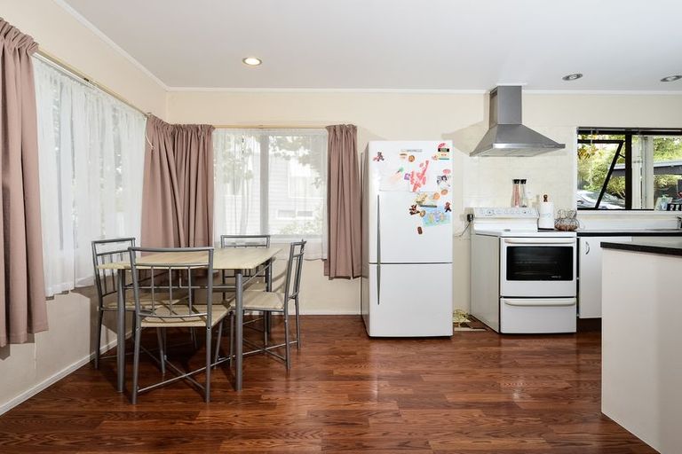 Photo of property in 49 Triangle Road, Massey, Auckland, 0614
