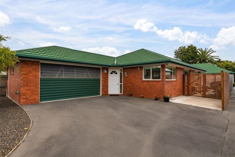 Photo of property in 105 Somerfield Street, Somerfield, Christchurch, 8024