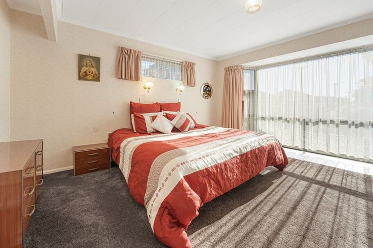 Photo of property in 1/27 Whiteley Street, Moturoa, New Plymouth, 4310