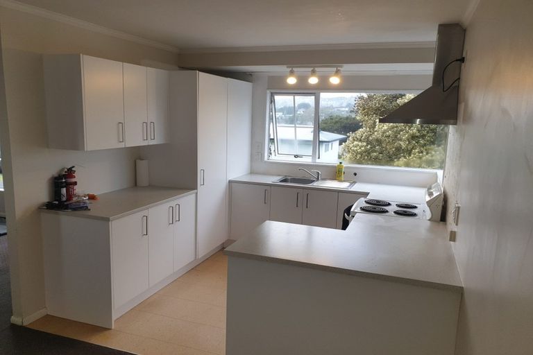 Photo of property in 1/35 Witheford Drive, Bayview, Auckland, 0629