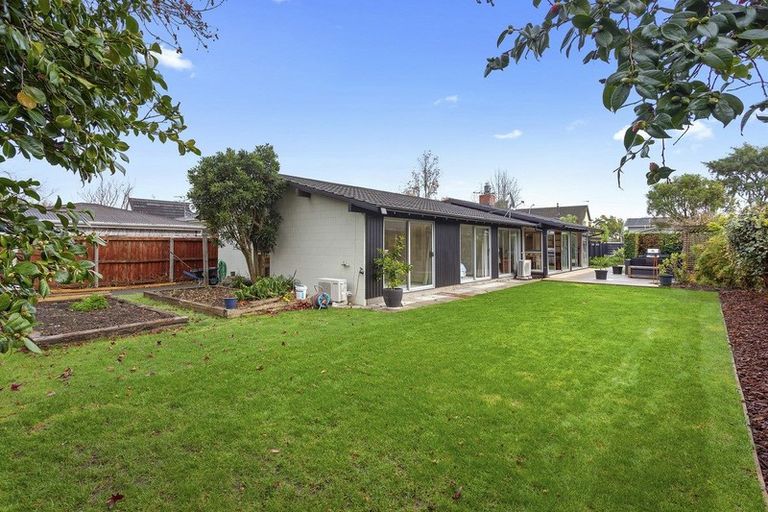 Photo of property in 33 Lynfield Avenue, Ilam, Christchurch, 8041