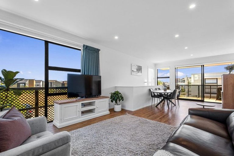 Photo of property in 1 Kaiwawao Lane, Hobsonville, Auckland, 0616