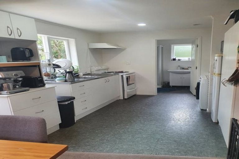 Photo of property in 6a Channel View Road, Campbells Bay, Auckland, 0630