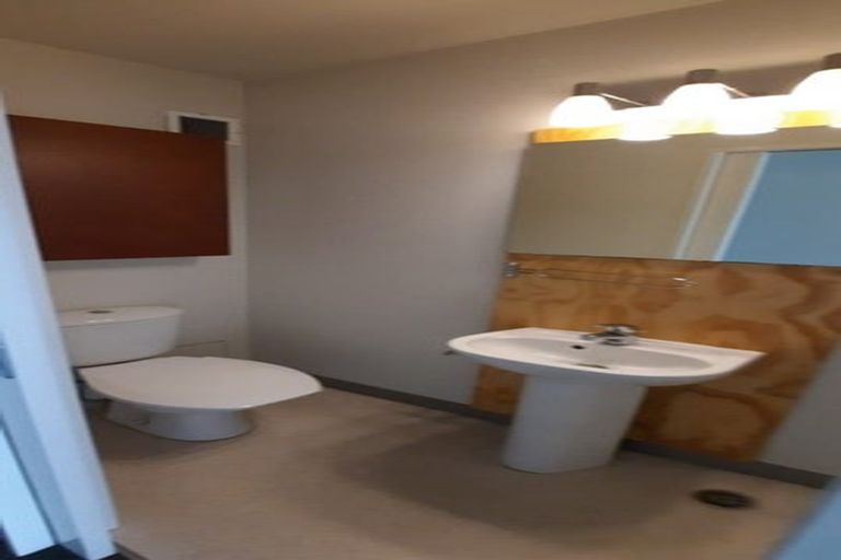 Photo of property in Urbane Apartments, 15/29 Webb Street, Mount Cook, Wellington, 6011