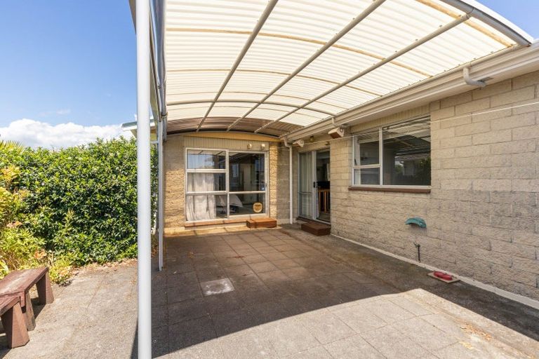 Photo of property in 10 Camellia Avenue, Bell Block, New Plymouth, 4312