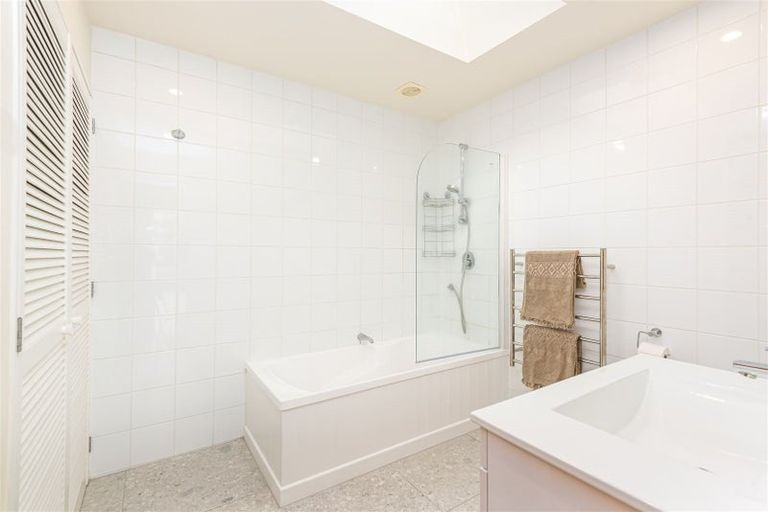 Photo of property in 4 Ripon Street, Lyttelton, 8082