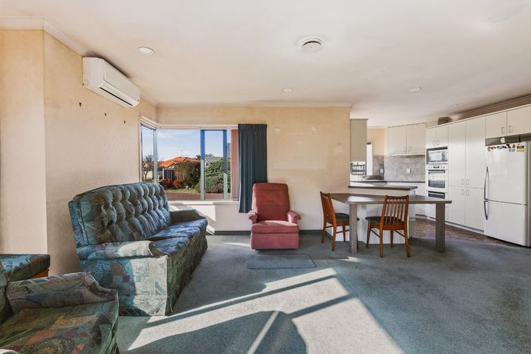 Photo of property in 11 Belgrave Place, Taradale, Napier, 4112