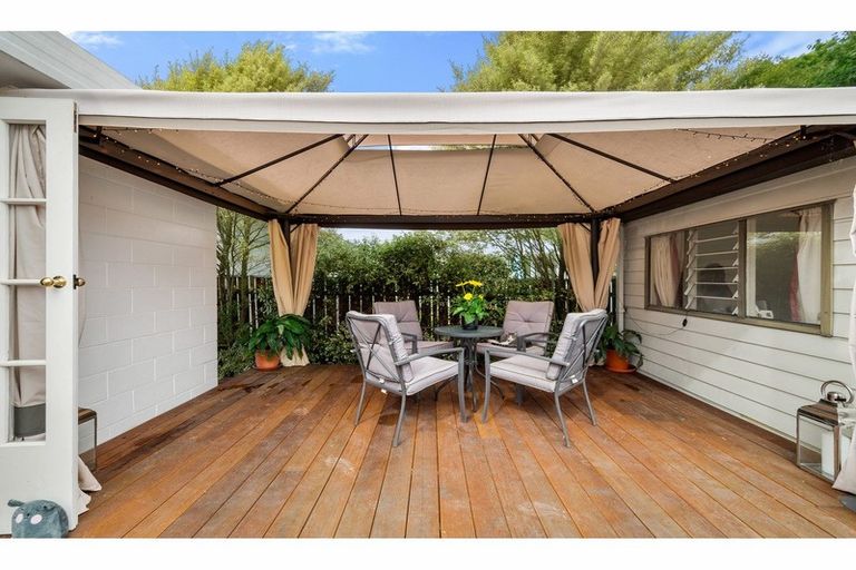 Photo of property in 2/26a Branksome Place, Parklands, Christchurch, 8083