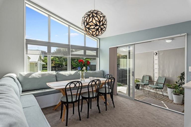 Photo of property in 21 Merani Street, Narrow Neck, Auckland, 0622