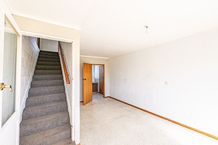 Photo of property in 16 Swinbourne Street, Waverley, 4510