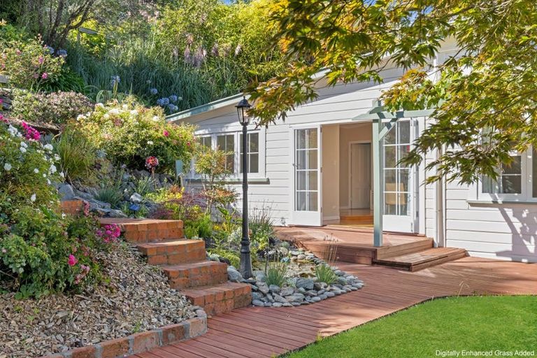 Photo of property in 19 Milton Terrace, Picton, 7220