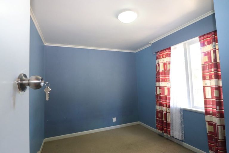 Photo of property in 1/41 Pomaria Road, Henderson, Auckland, 0610