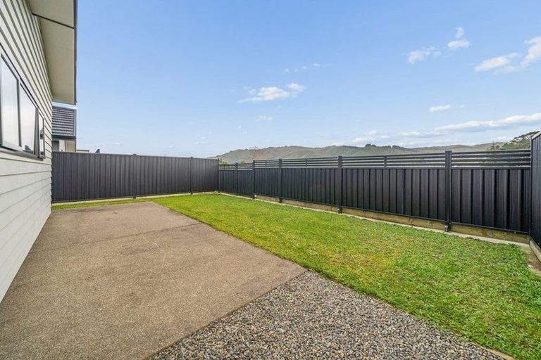 Photo of property in 7 Thornbury Lane, Timberlea, Upper Hutt, 5018