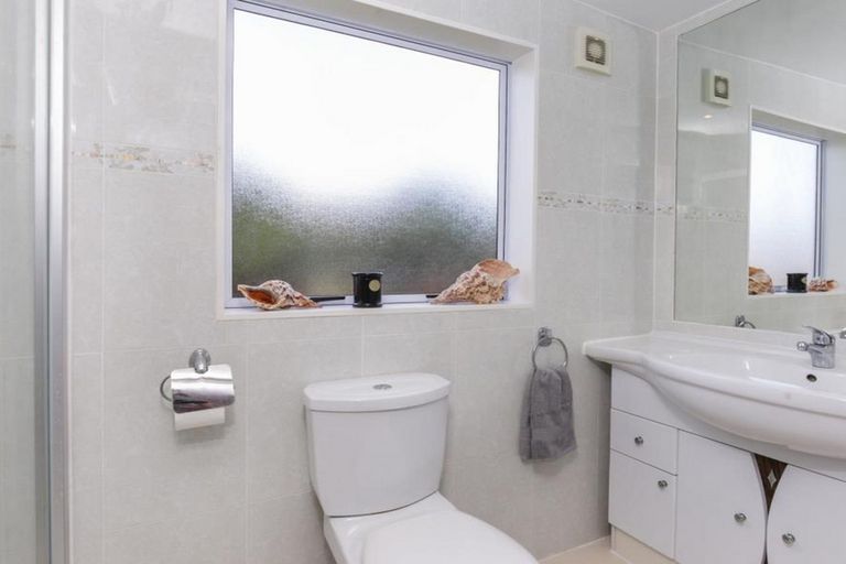 Photo of property in 11 Chorley Avenue, Massey, Auckland, 0614