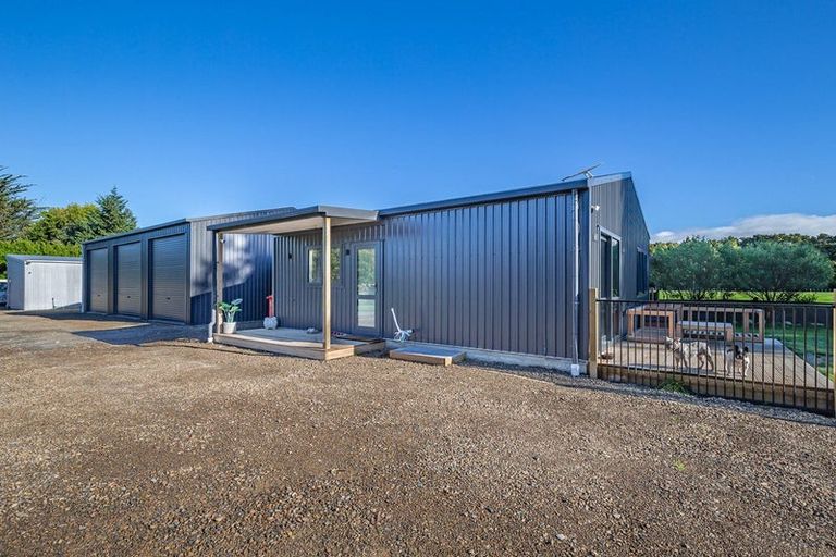 Photo of property in 195 Muhunoa Road East, Ohau, Levin, 5570