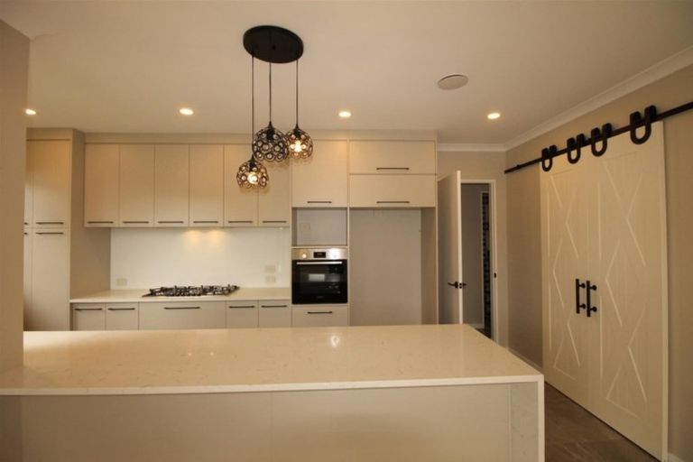 Photo of property in 37 Papareia Road, Karaka, Papakura, 2113