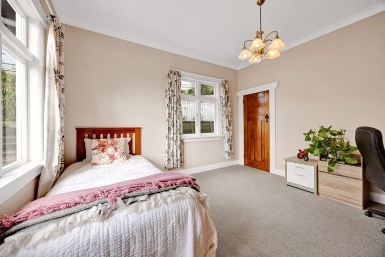 Photo of property in 183 Tukapa Street, Westown, New Plymouth, 4310