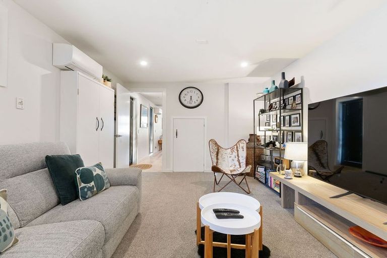 Photo of property in 33 Ryan Loop, Jacks Point, 9371