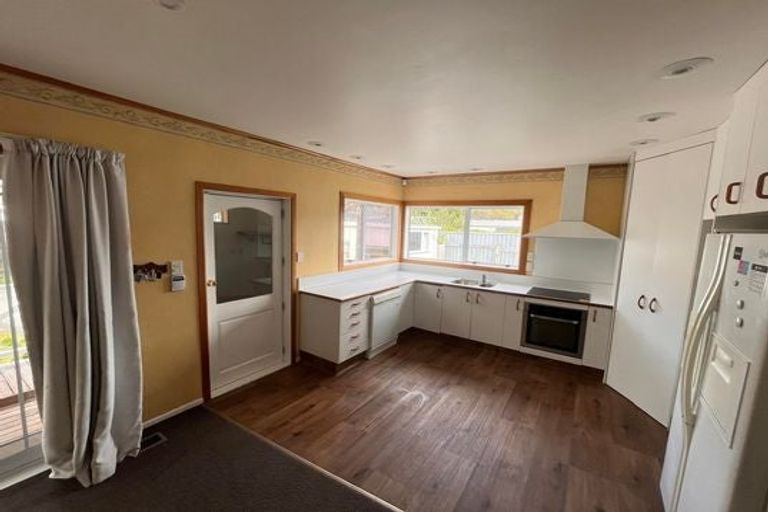 Photo of property in 1118 Fergusson Drive, Clouston Park, Upper Hutt, 5018