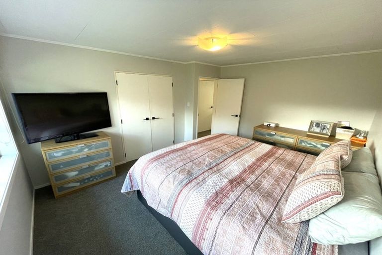 Photo of property in 23 Kaweka Place, Havelock North, 4130