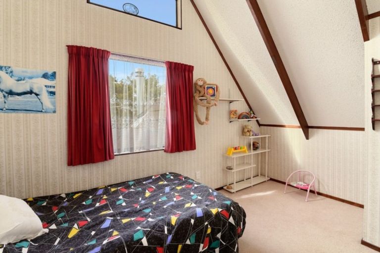 Photo of property in 16 Waitawa Place, Lynmore, Rotorua, 3010