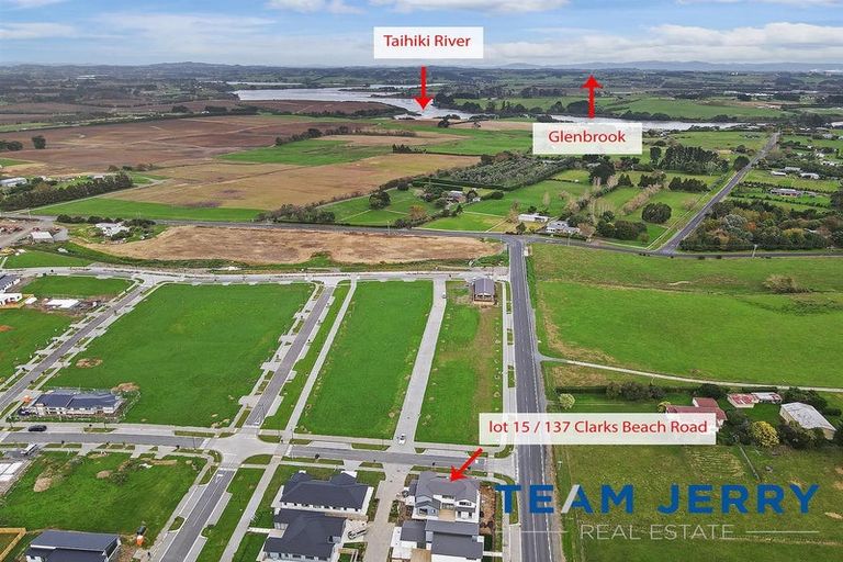 Photo of property in 2 Gertrude Cole Road, Clarks Beach, 2122