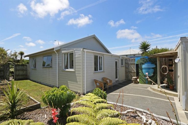 Photo of property in 178 Tasman Street, Opunake, 4616