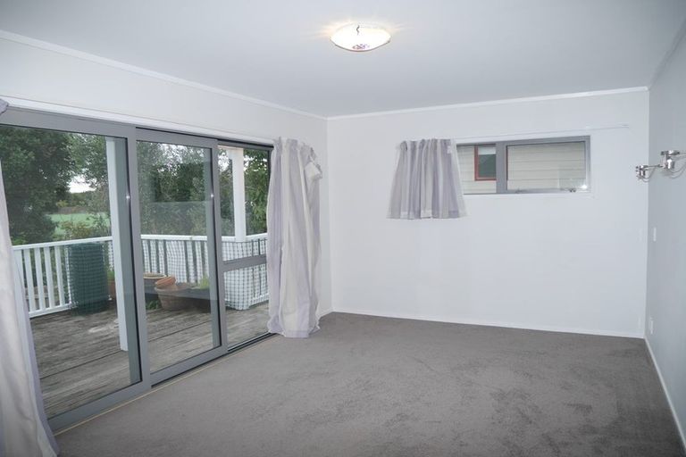 Photo of property in 11 Hicks Crescent, Waikanae Beach, Waikanae, 5036