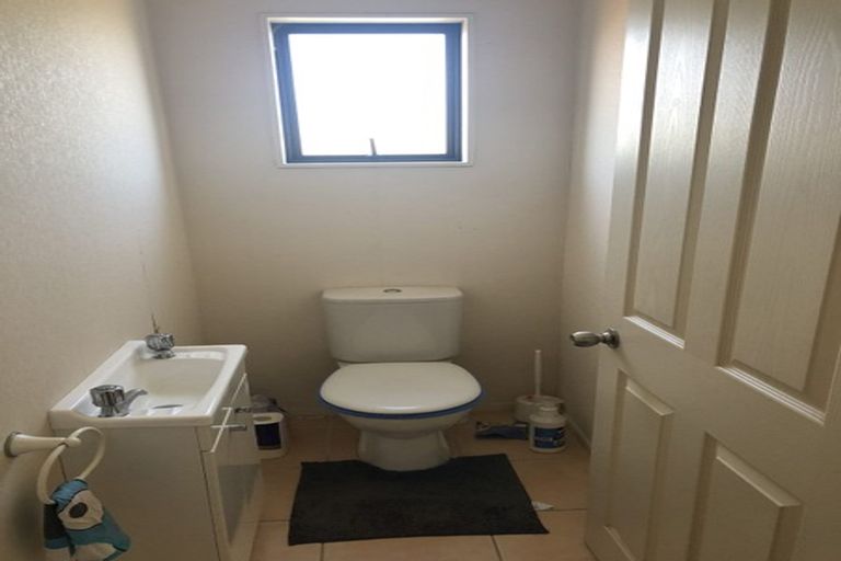 Photo of property in 10 Vintage Drive, Henderson, Auckland, 0612