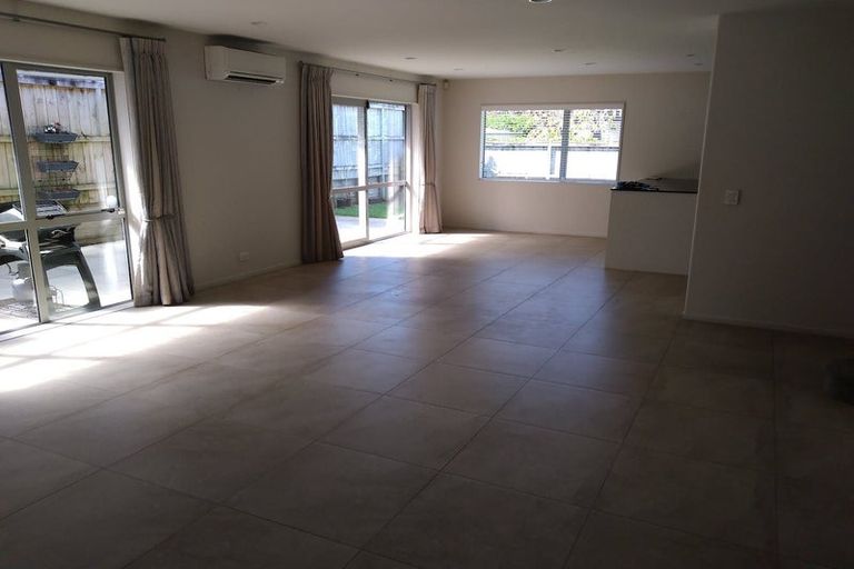 Photo of property in 7 Pickaberry Avenue, Karaka, Papakura, 2113