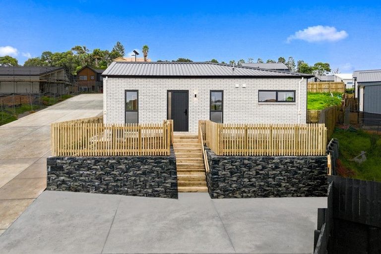 Photo of property in 7 Harakeke Lane, Orewa, 0931