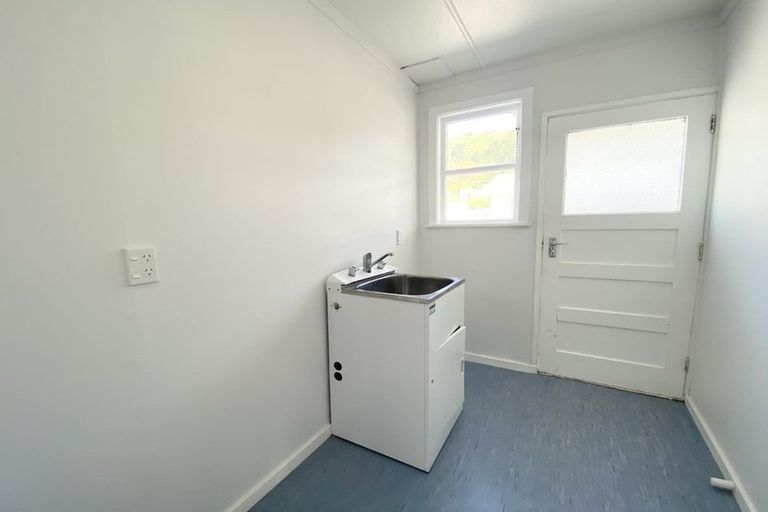 Photo of property in 103 Wilkie Crescent, Naenae, Lower Hutt, 5011