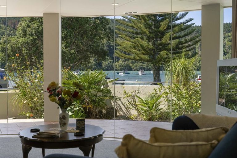 Photo of property in 301 Beach Road, Whangamata, 3620